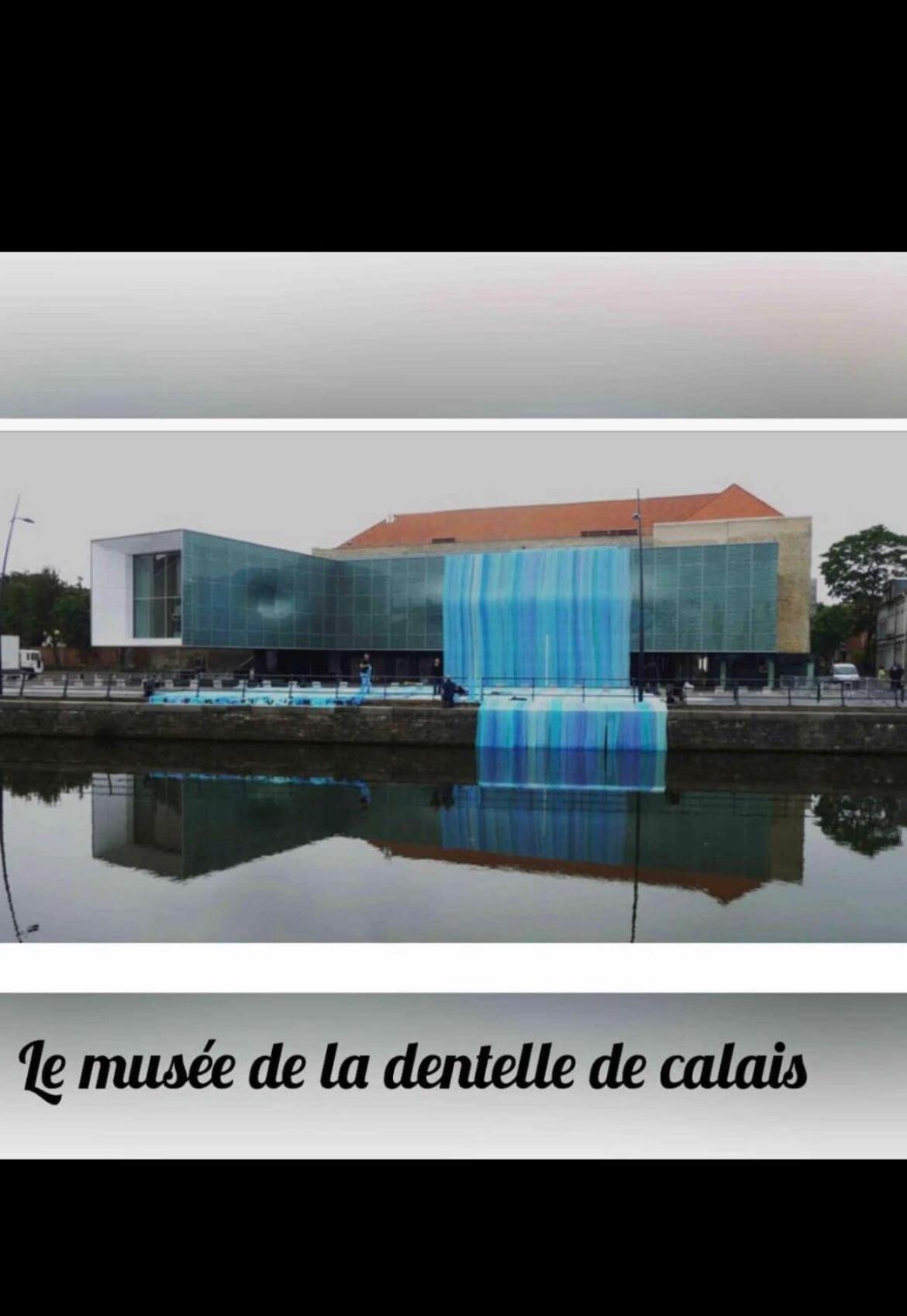 Le Port De *