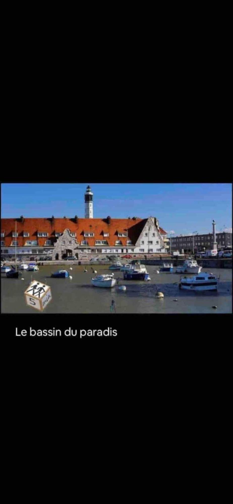 Le Port De *